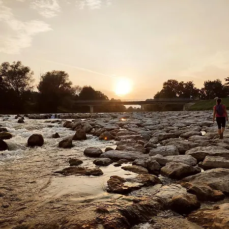 Street Hideaway Apartman