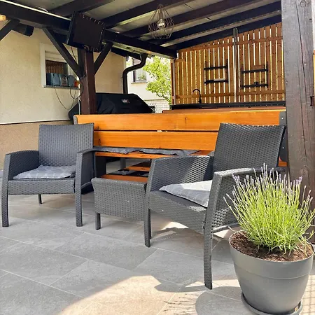 Street Hideaway *